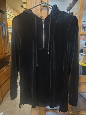 Cable & Gauge Black Velvet Zip-Up Hooded Sweater